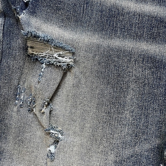 Amiri Distressed Washed Jeans - Picture 2 of 6